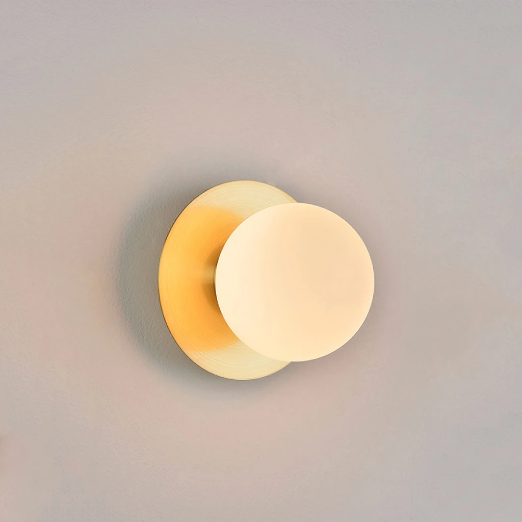 Corep Applique En Metal Doré Et Verre Laiton D18cm Blanc - Manor 4 Corep Applique En Metal Doré Et Verre Laiton D18cm Blanc - Manor – Image 2