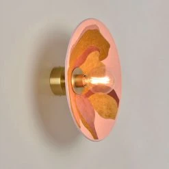 Market Set Applique En Métal, Velours Et Lin H40cm Pivoine - Sonia Laudet Nostalgia 15 Market Set Applique En Métal, Velours Et Lin H40cm Pivoine - Sonia Laudet Nostalgia -Sema Design Boutique 623149 FRN06 WEB